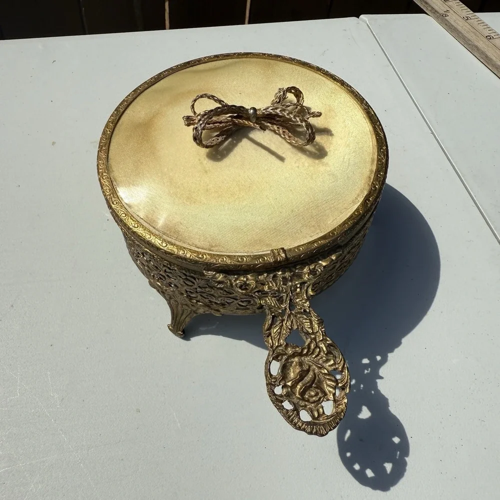 vintage Hollywood Regency style gold metal filigree jewelry box Removable Mirror